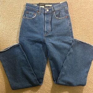 Levi’s Ribcage Straight Ankle Jeans